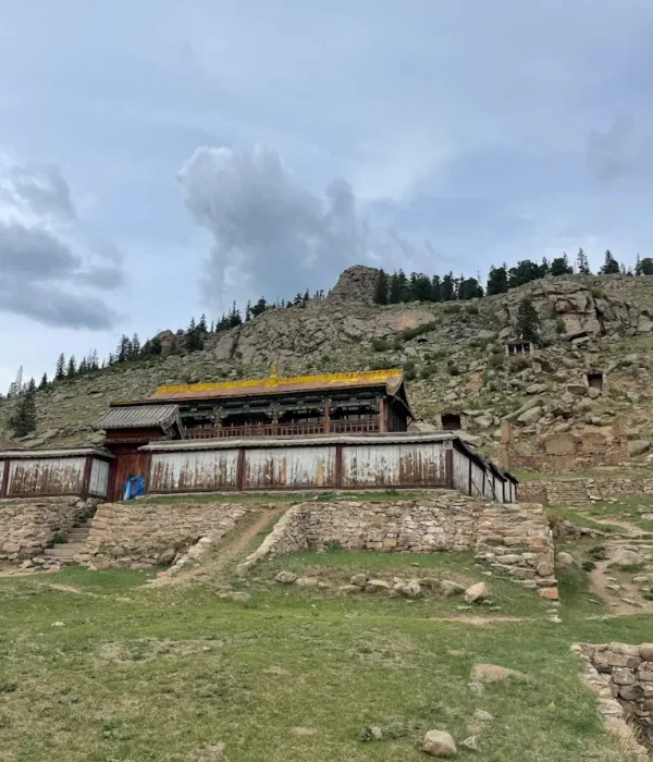 Manzushir Monastery tour