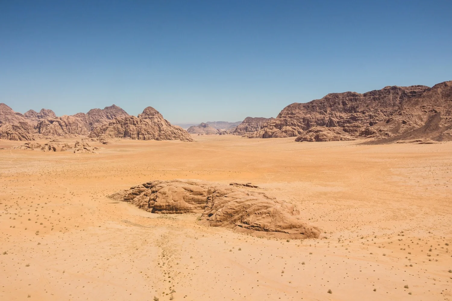 Tailor-Made Mongolia Tours exploring Gobi Desert 4x4 adventure